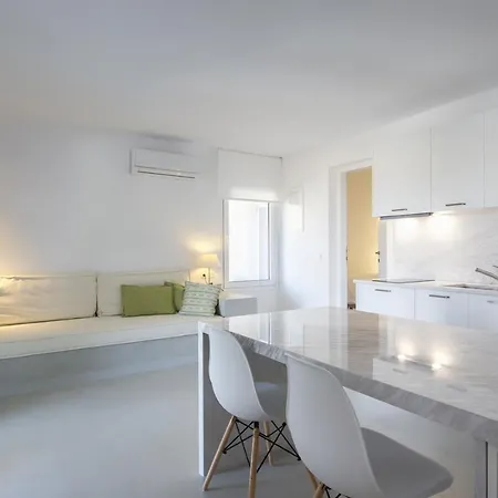 Apartmán 67sq Meters Modern With A Swimming Pool And Sea View In