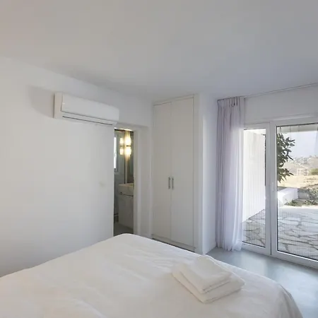 Apartmán 67sq Meters Modern With A Swimming Pool And Sea View In